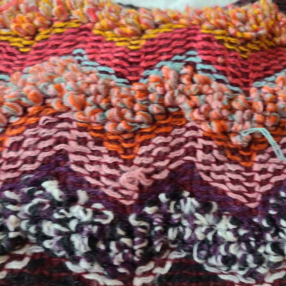 Women's scarf - Picture 2 of 4